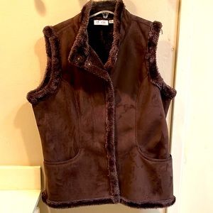 Casual and comfy warm vest with pockets